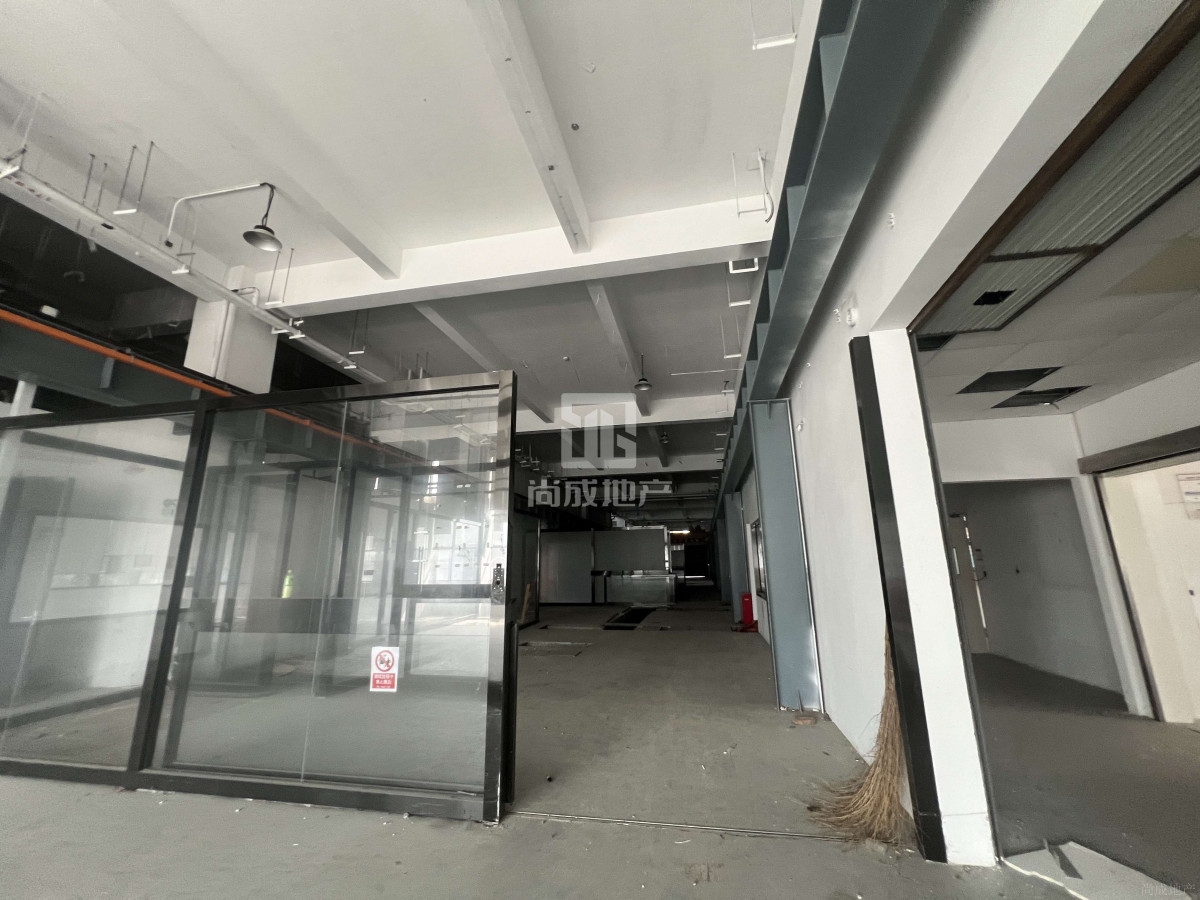 智能制造新地标 金桥曼卡科技园，以地铁14号线与数据处理技术赋能生产效率跃升